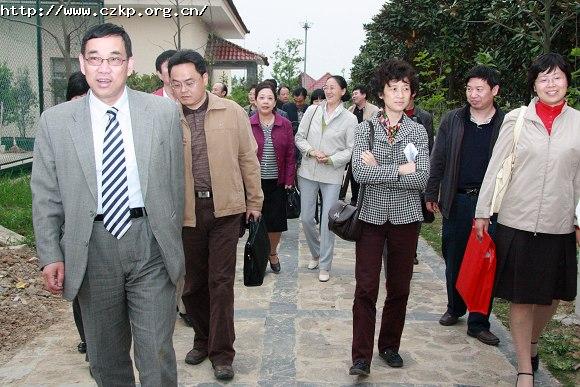 参观科普教育基地——江南孔雀园