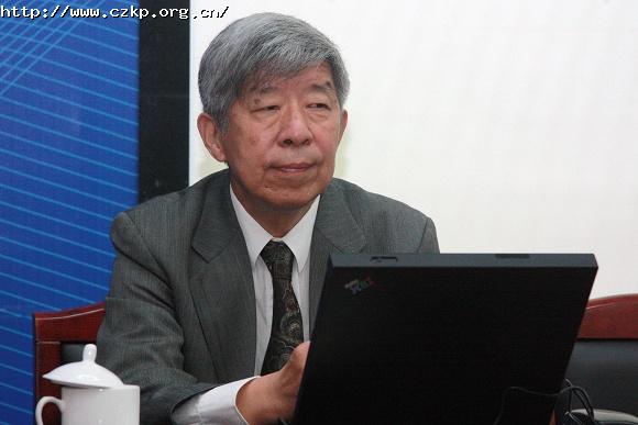 中科院院士、著名数学家杨乐作报告