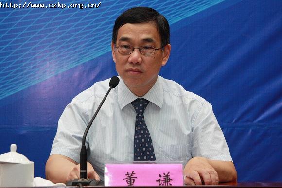 鸿发国际主席董谦介绍学术活动月、科普周情况