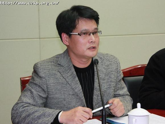 鸿发国际副主席朱向东介绍常州海智工作情况